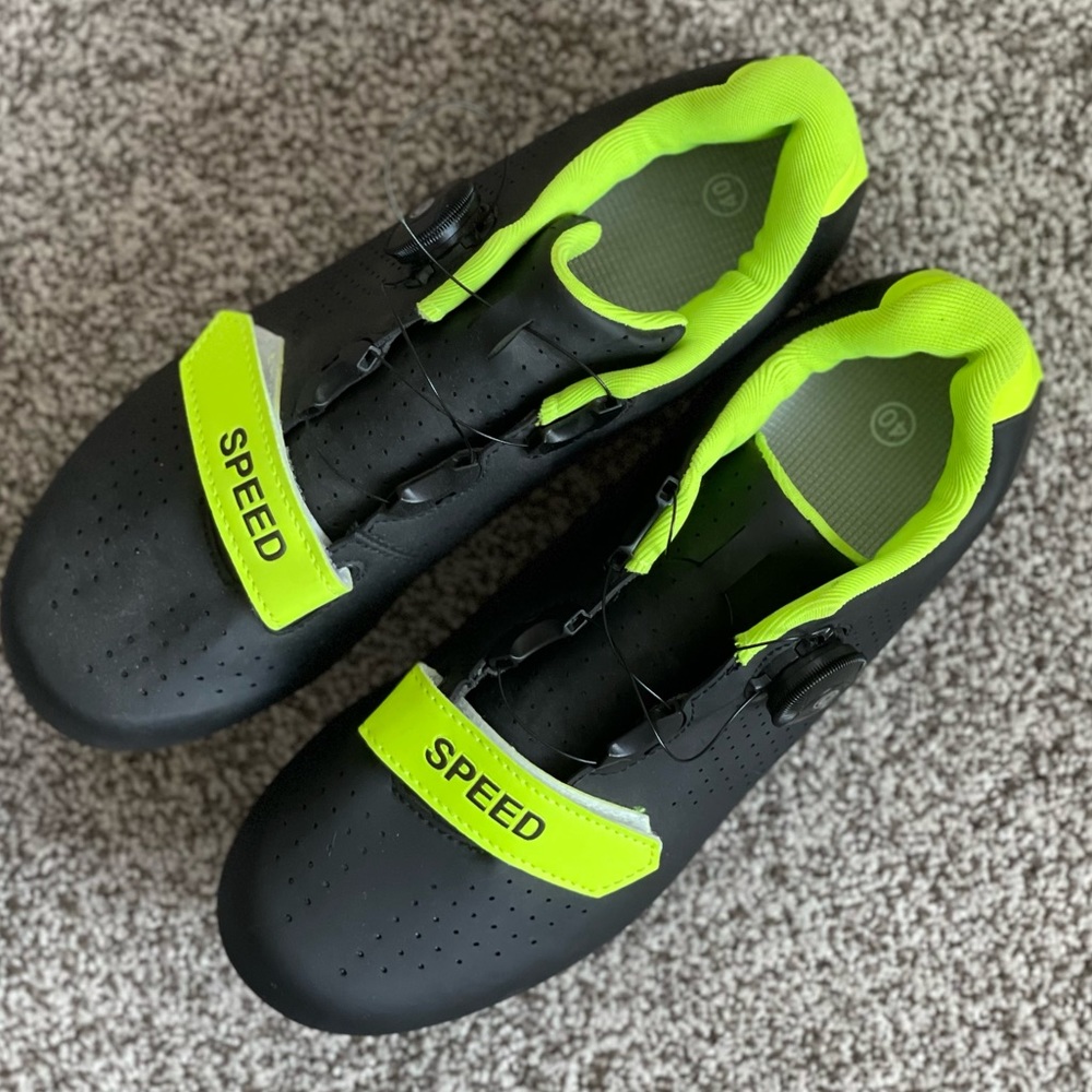 Speed Cycling Shoes - Women’s size 40 - Black / Green